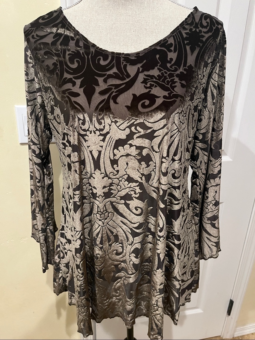 Vine Street Apparel Bronze-toned Velvet Burnout Scoop Neck Top